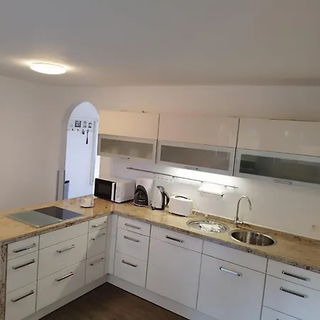 Leuchttonne Apartment